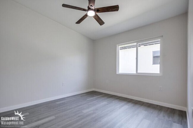 Building Photo - Remodeled 2Bdm 1Ba Apartment with Spacious Yard in La Mesa