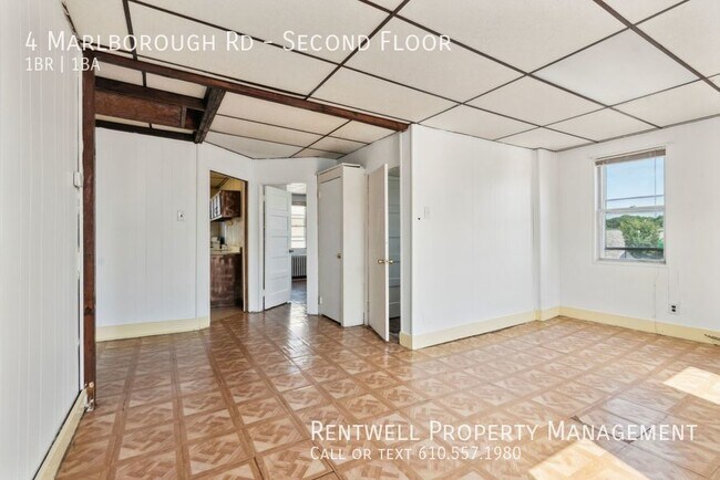 Building Photo - 1BR 1BA Second Floor Apartment is Upper Da...