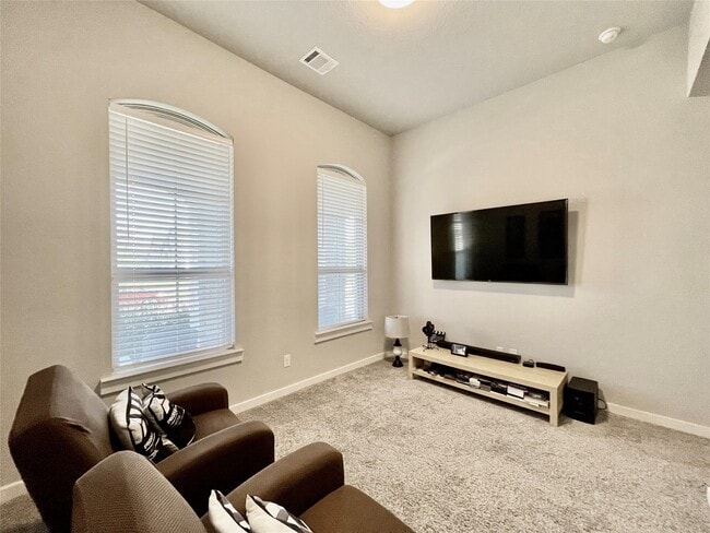 Building Photo - 4334 Hemlock Grove Ln