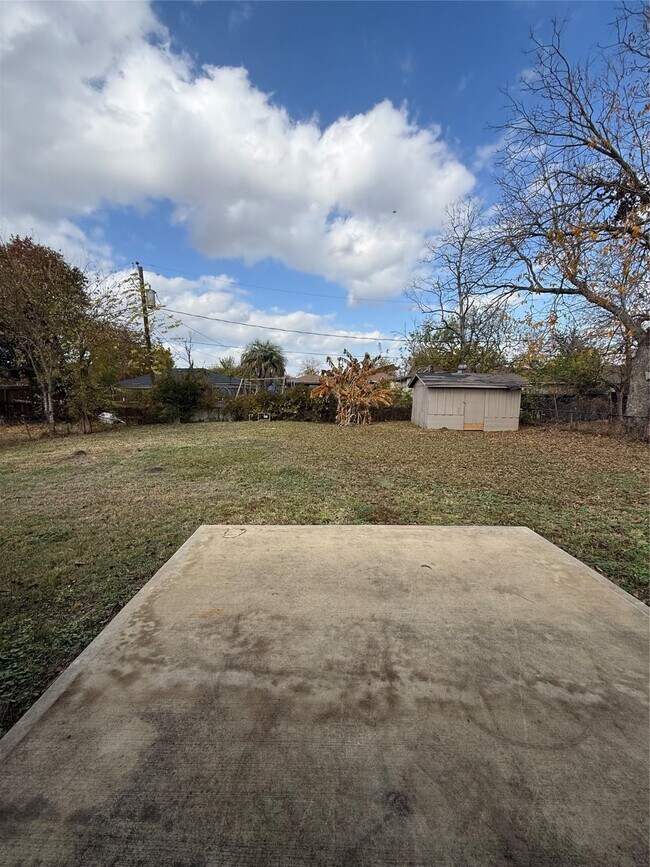 Building Photo - 5414 Hazel St