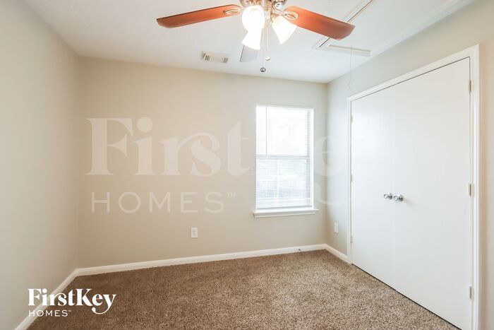 Building Photo - 3526 Fuller Bluff Dr