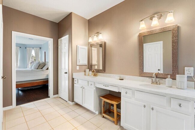 Building Photo - 8719 Silver Lure Dr