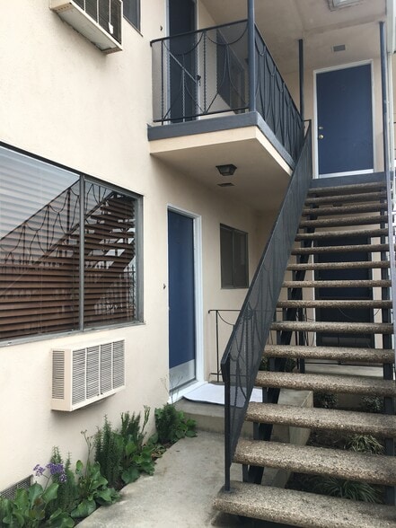 Second floor access/private - 1016 Western Ave