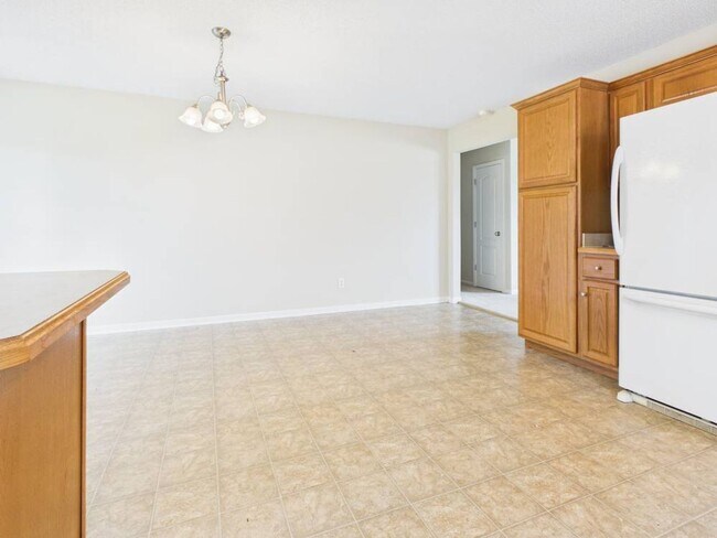 Building Photo - 703 Iron Horse Dr