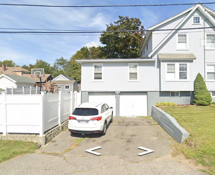 Building Photo - 105 Bickford Rd