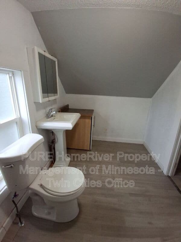 Building Photo - 1972 Minnehaha Ave E