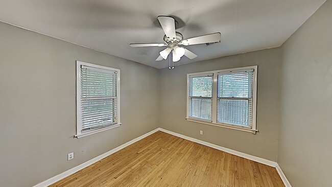 Building Photo - 3 Bedroom 1 Bath Home With 1 Car Garage In...