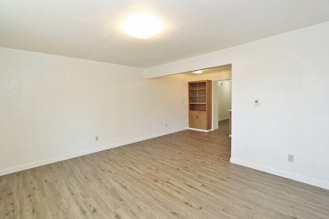 Building Photo - 1407 Ellis Ave