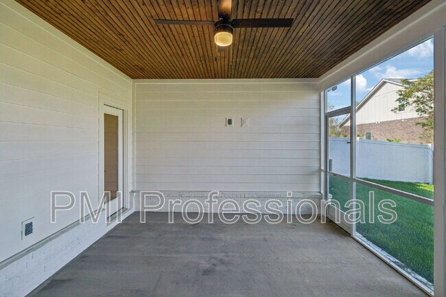 Building Photo - 3419 John Richards Dr