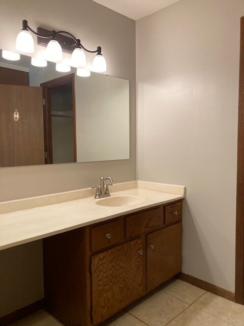 Building Photo - 1887 Silver Bell Rd