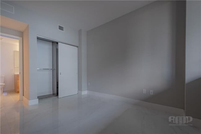 Building Photo - 16385 Biscayne Blvd