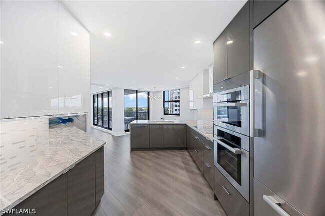 Building Photo - 6075 Pelican Bay Blvd