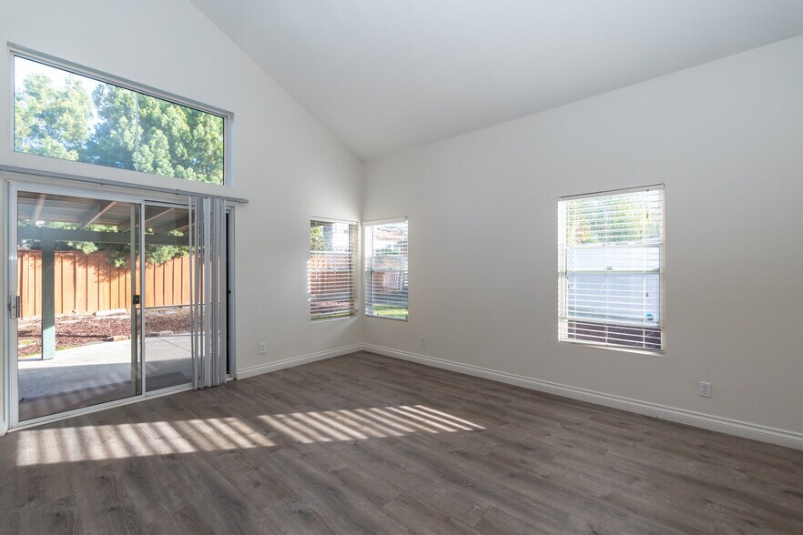 Building Photo - 31939 Monique Cir