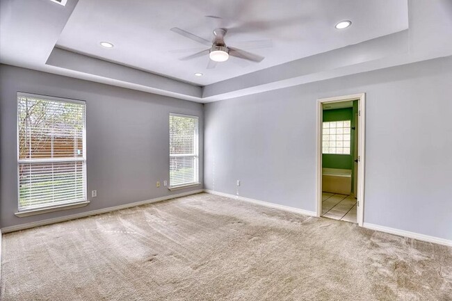 Building Photo - Large family home in the Magnolia Bayou Su...