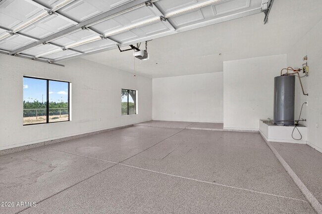 Building Photo - 3002 E Sherry Ln
