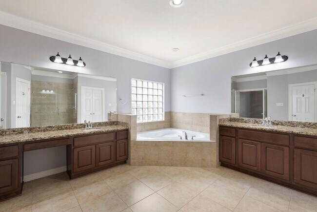 Building Photo - Spacious 6-Bedroom Rental with Game Room, ...