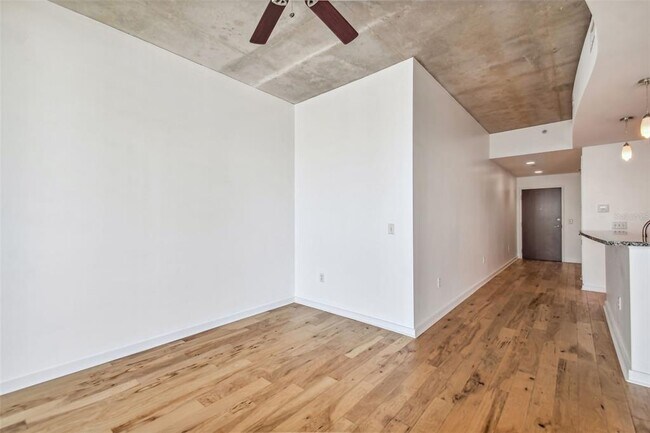 Building Photo - 777 N Ashley Dr