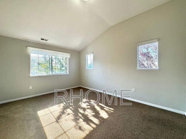 Building Photo - 13567 Florenza Way