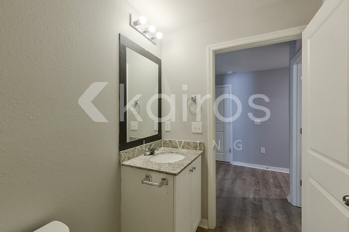 Building Photo - 2227 NW 11th Ct