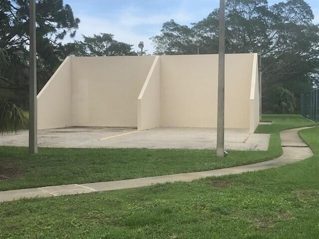 Building Photo - 1705 17th Ln