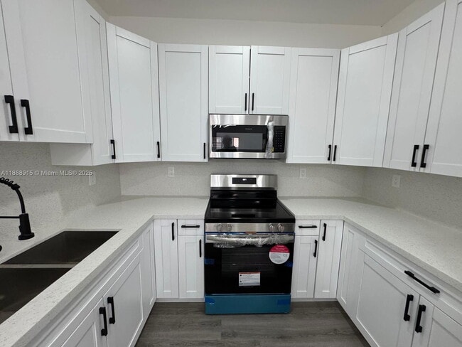 Building Photo - 3038 NW 51st Terrace