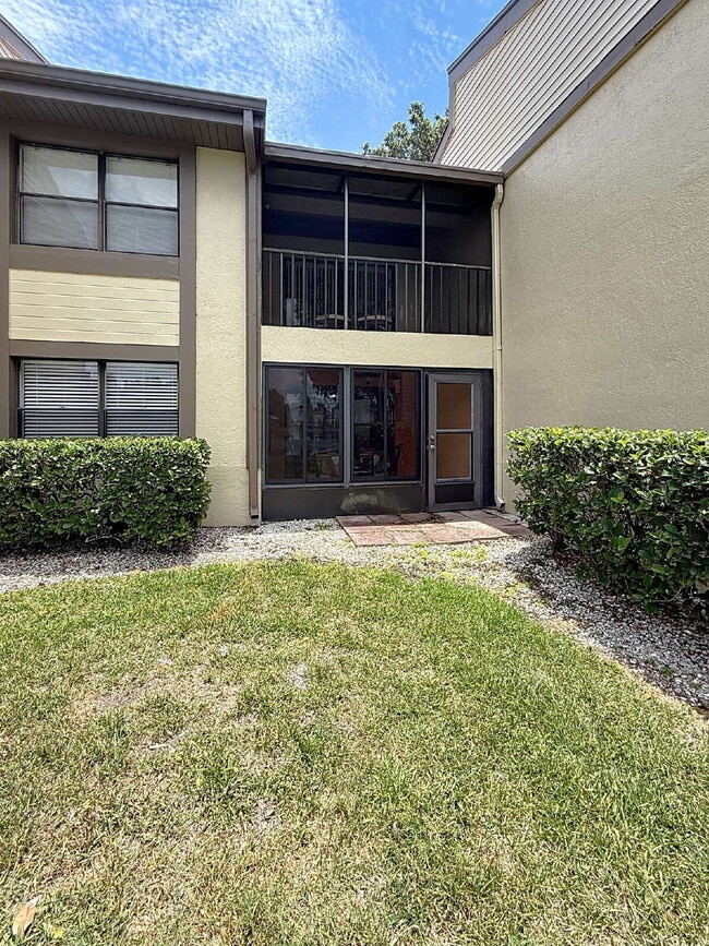 Building Photo - 217 Woodlake Wynde, Oldsmar, FL 34677