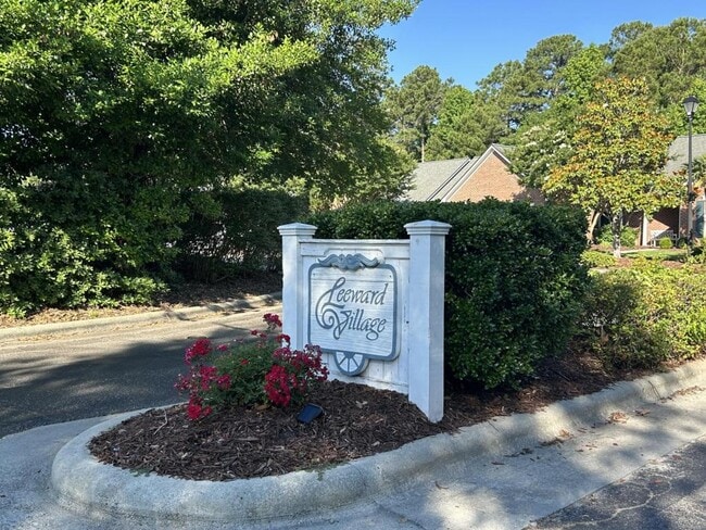 Building Photo - 1600 Sturdivant Dr
