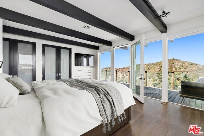 Building Photo - 2235 Gloaming Way