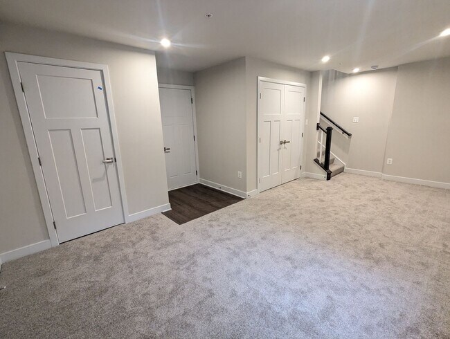 Building Photo - New Build (never lived in) townhouse avail...
