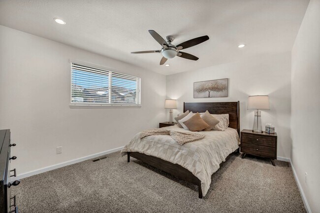 Building Photo - FULLY FURNISHED MOUNTAIN VIEW RETREAT with HOT TUB, RV PARKING & NO HOA