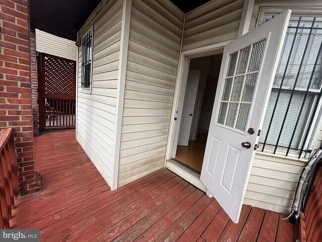 Building Photo - 600 Keefer Pl NW