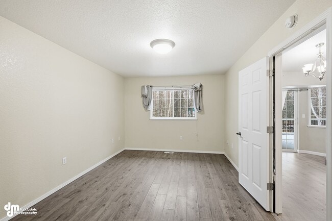 Building Photo - 3 BEDROOM | 2 BATHROOM | 2 CAR GARAGE