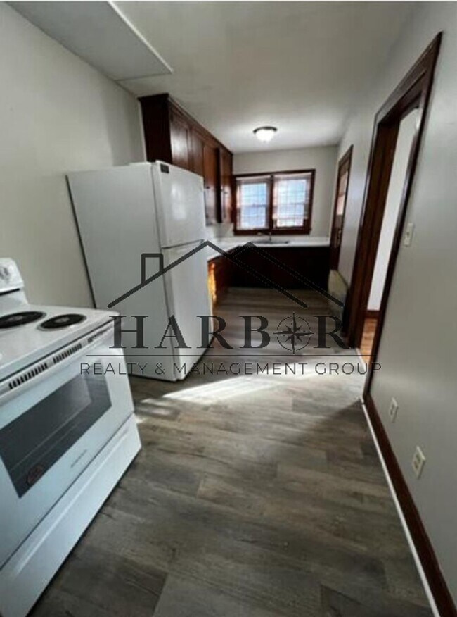 Building Photo - 1st Avenue SW Duplex