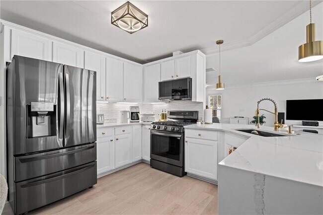 Building Photo - 266 Balaban Cir