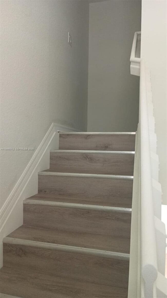 Building Photo - 6042 SW 19th Ct