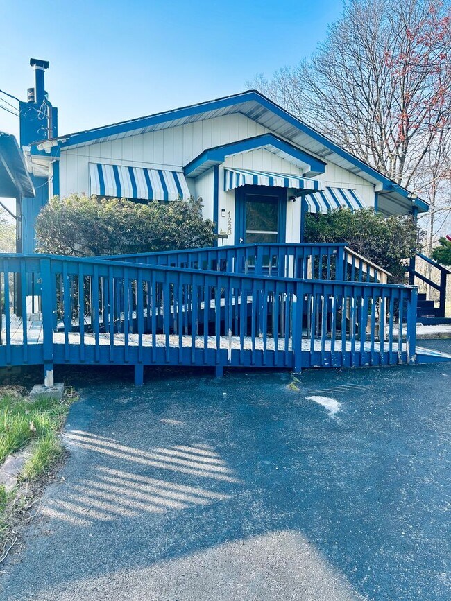 Building Photo - 1228 Allegheny Dr