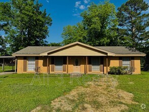 Building Photo - 3253 Windwood Dr