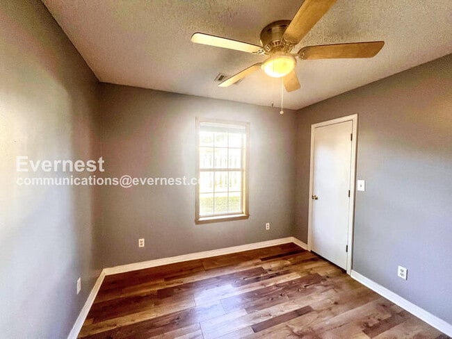 Building Photo - 6 Joel Ln