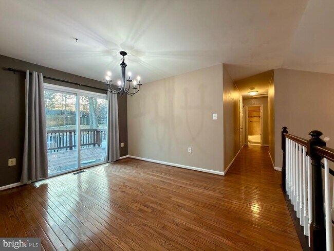 Building Photo - 7684 Green Garland Dr