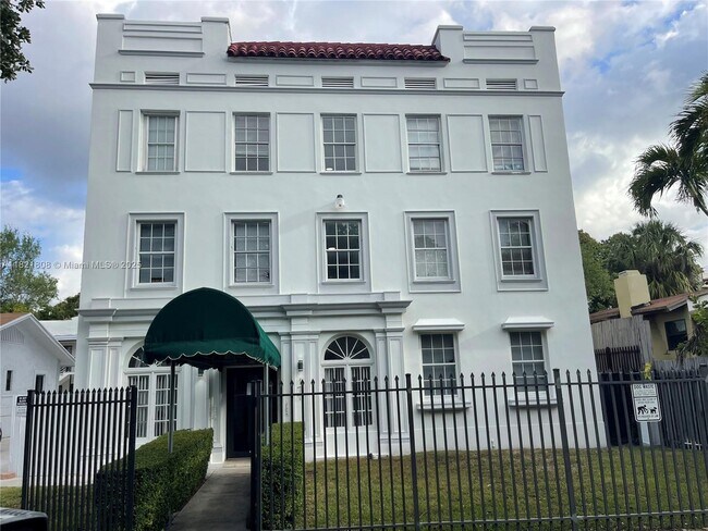 Building Photo - 177 NE 50th St
