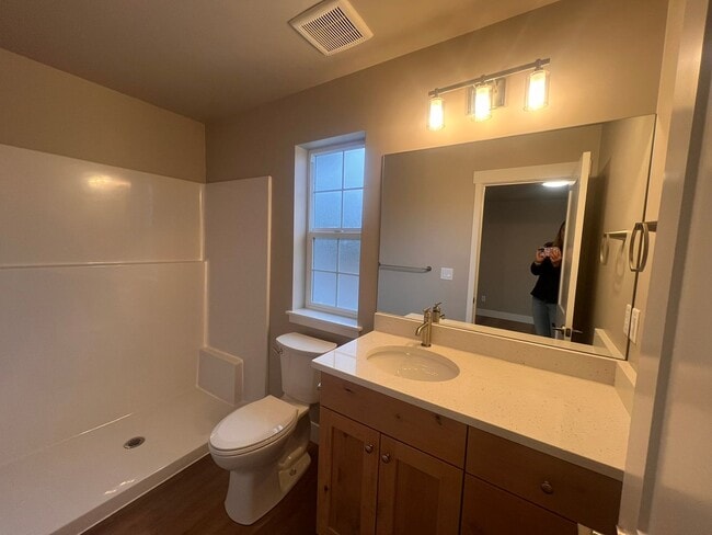 Building Photo - New Construction Townhome in NW Bend