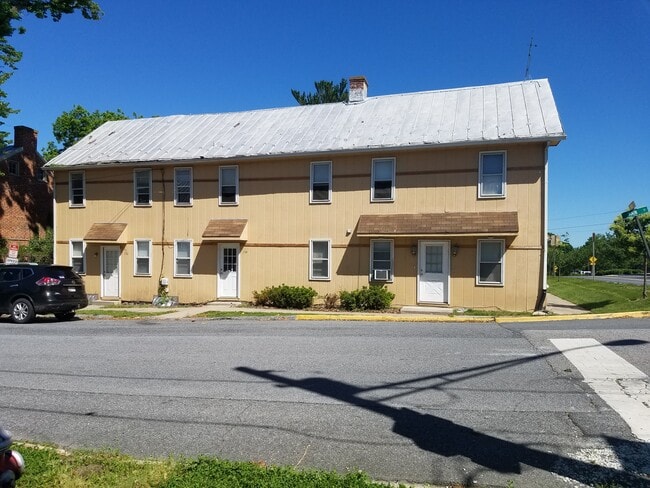 Building Photo - 134 Main St