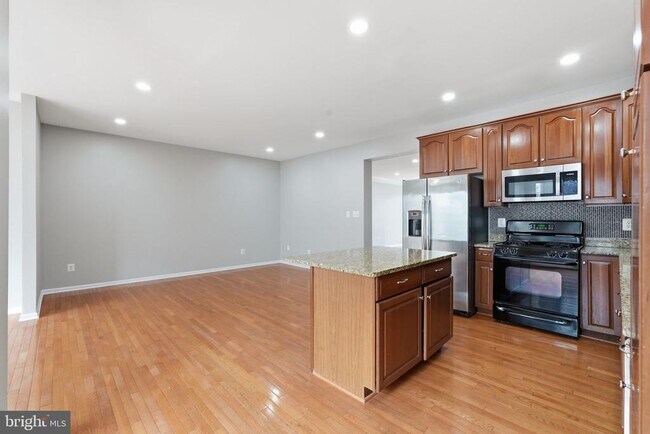 Building Photo - 25196 Whippoorwill Terrace