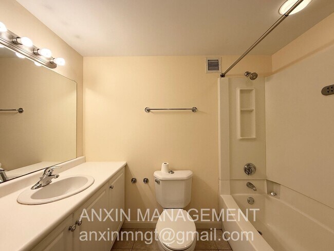 Building Photo - 8 Museum Way