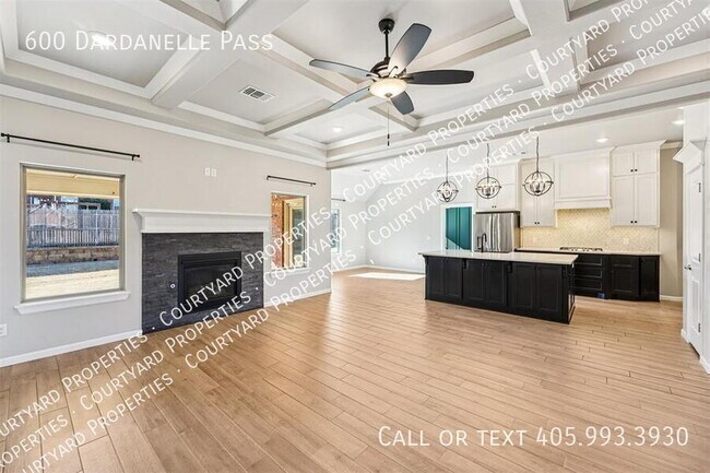 Building Photo - 600 Dardanelle Pass
