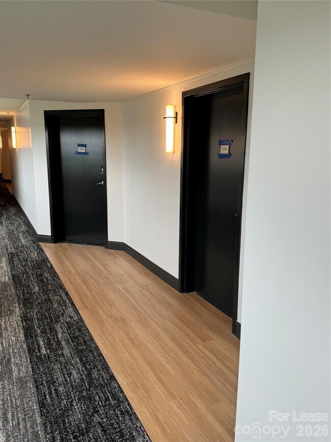 Building Photo - 715 N Graham St