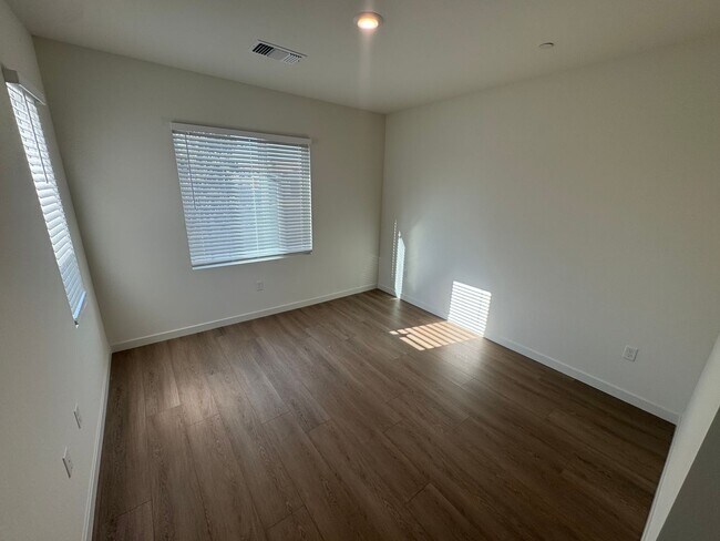 Building Photo - 12714 Graham Ct