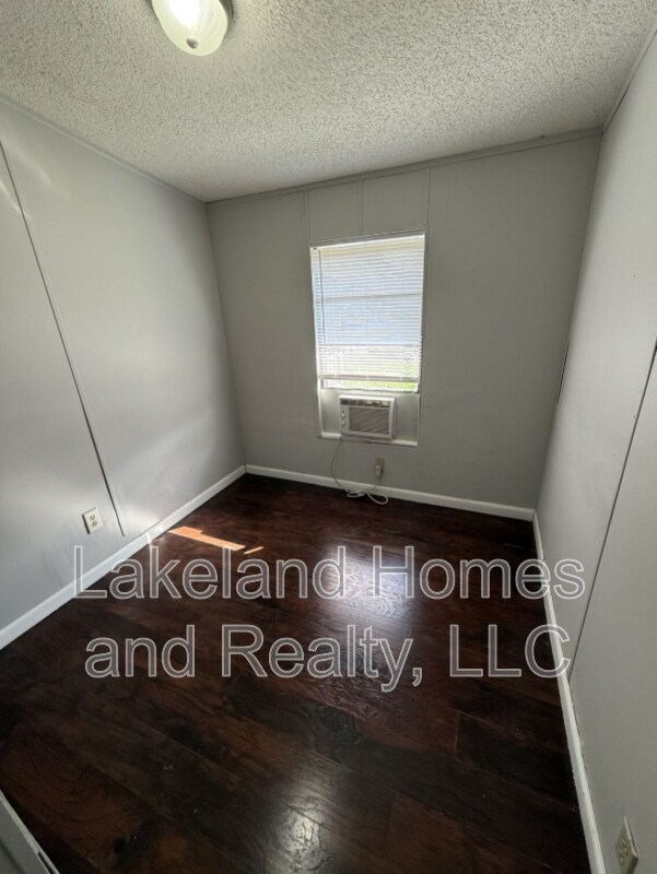 Building Photo - 2906 Rossi Ln