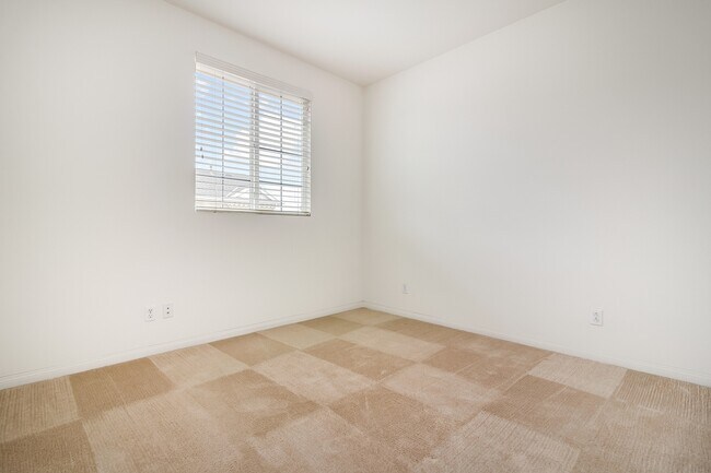 Building Photo - Live in Luxury: Fully Upgraded 2 Bedroom P...