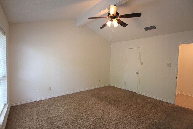 Building Photo - Available - Charming 2-bedroom, 2.5-bath townhome